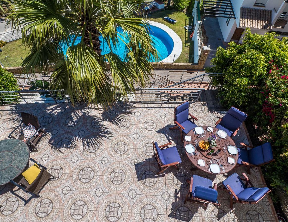 Villa Rosa Luxury Private Large Villa To Rent 마닐바 외부 사진