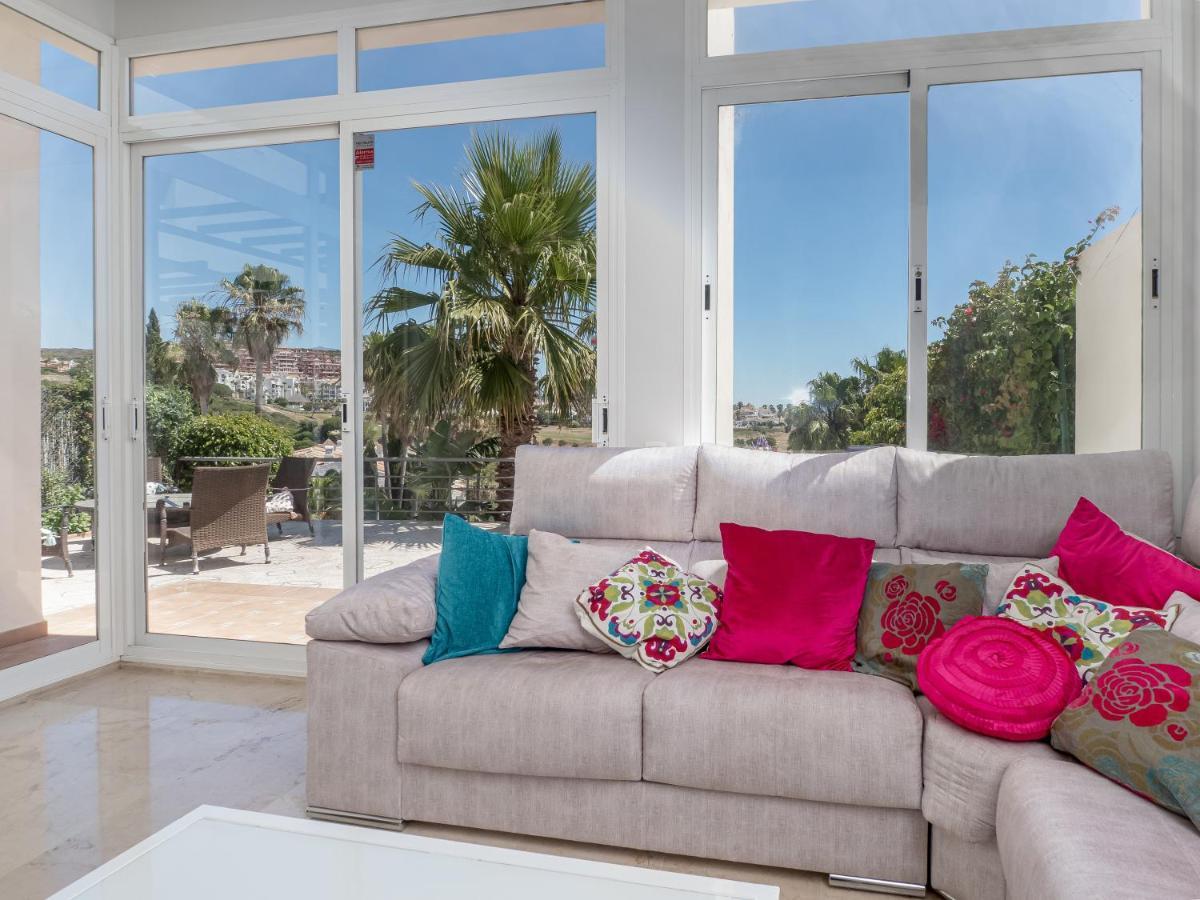 Villa Rosa Luxury Private Large Villa To Rent 마닐바 외부 사진