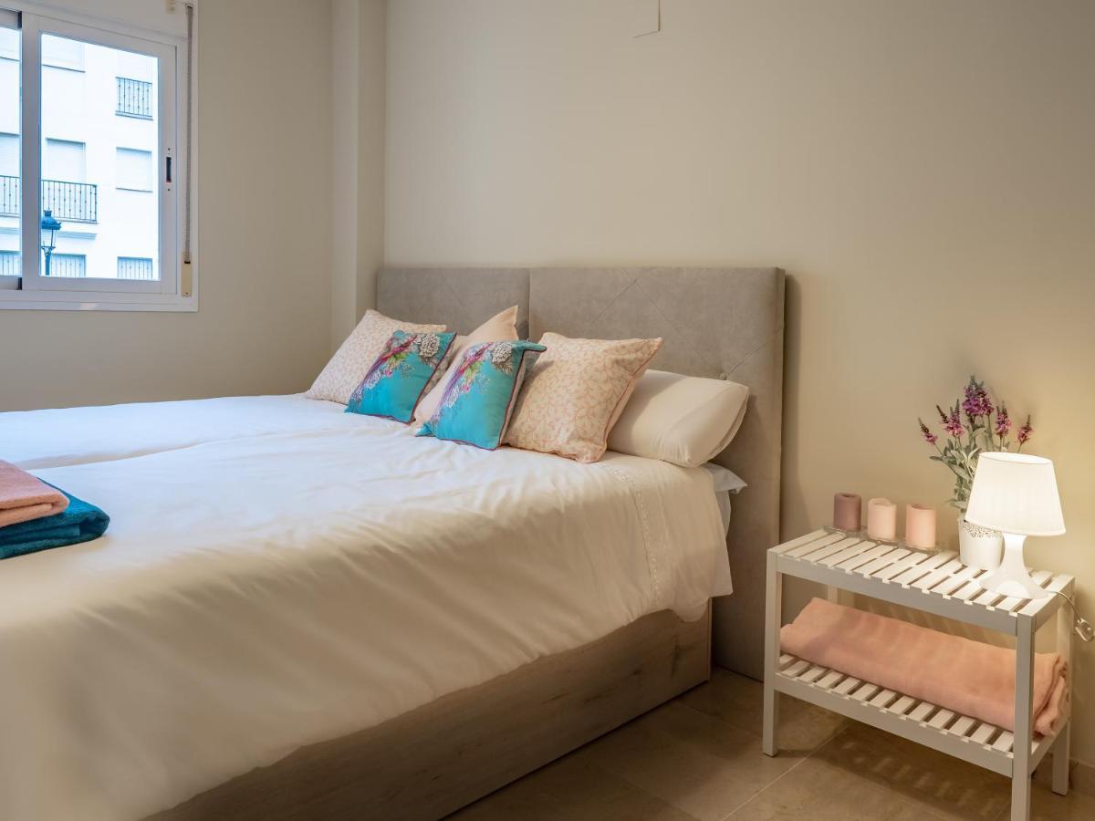 Villa Rosa Luxury Private Large Villa To Rent 마닐바 외부 사진