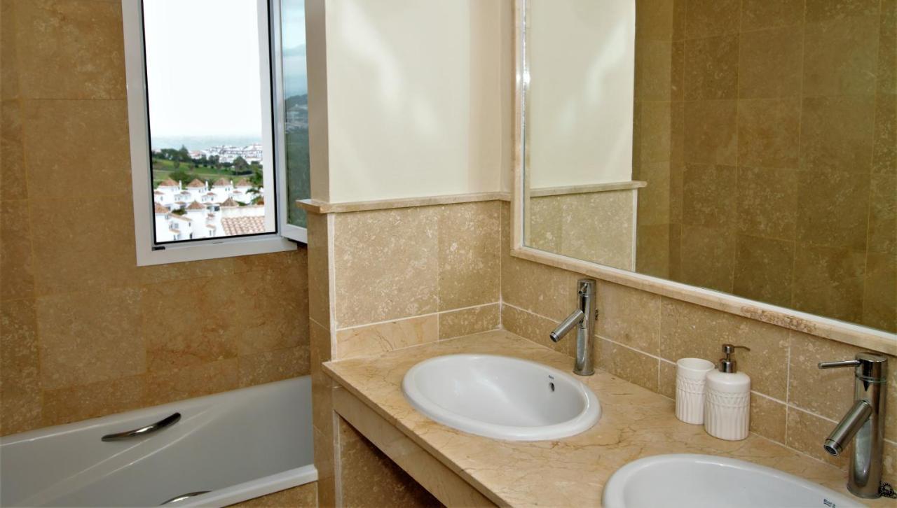 Villa Rosa Luxury Private Large Villa To Rent 마닐바 외부 사진